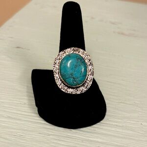 Beautiful Ring 💍 - size 7.5